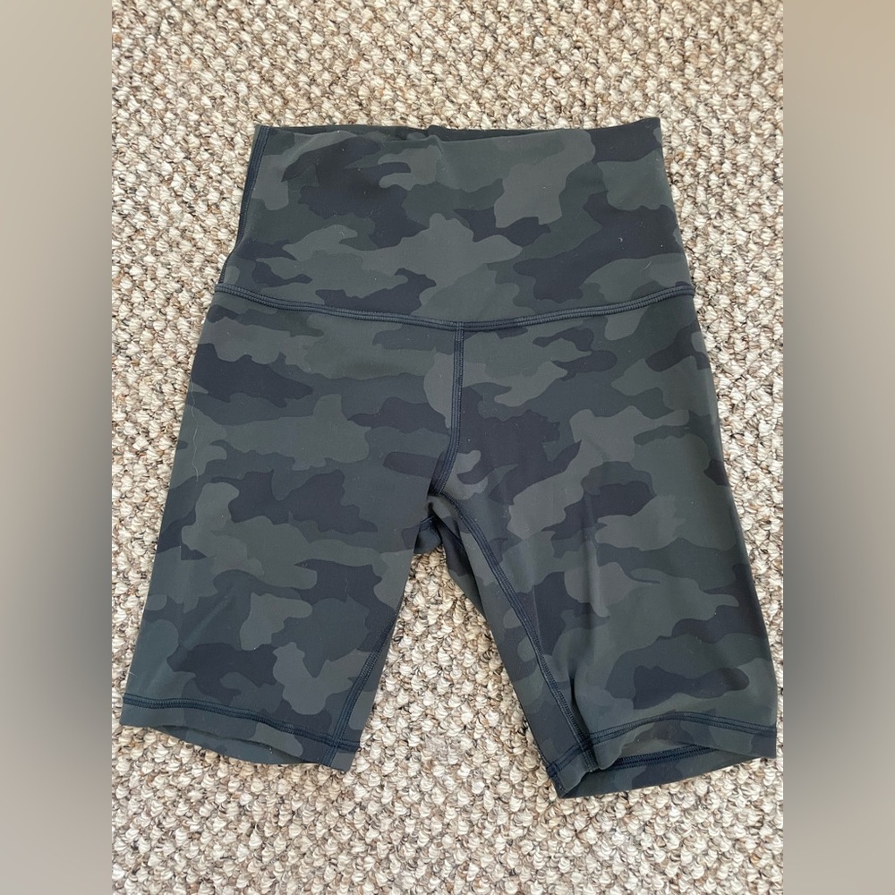 Lululemon Wunder Train Bike Shorts Size 4